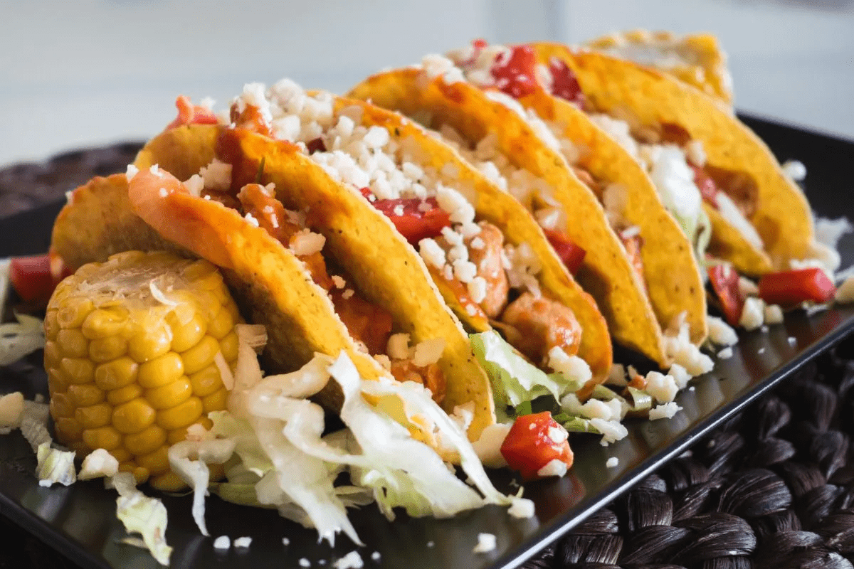 Tasty Chicken Tacos with Cheese
